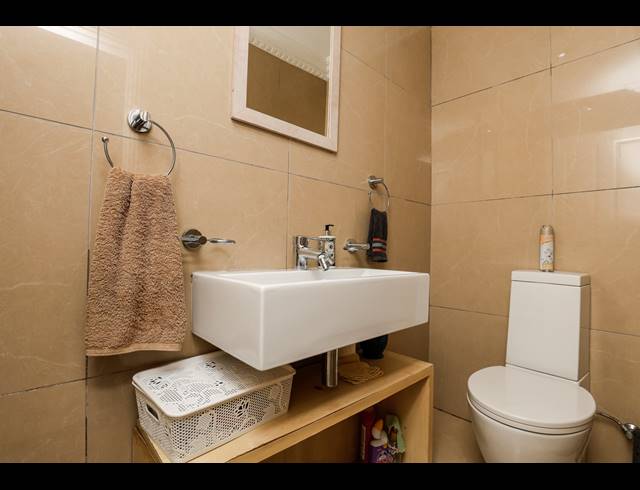 1 BEDROOM APARTMENT FOR SALE IN POINT WATERFRONT